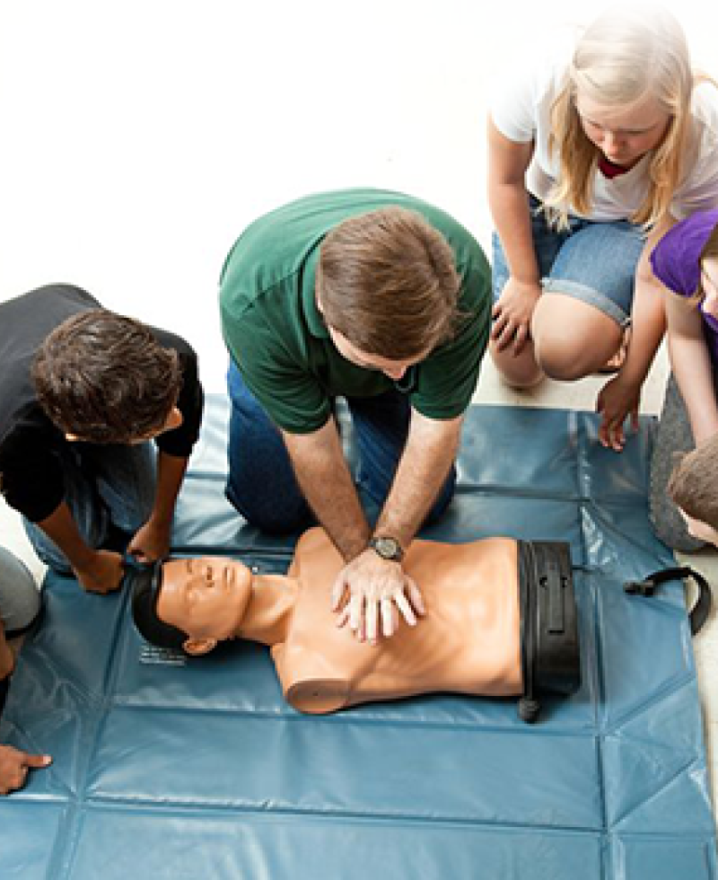 Learn Family & Friends® CPR AED, First Aid, & Stop The Bleed Lifesaving Skills